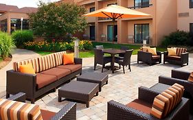 Courtyard By Marriott Rockford